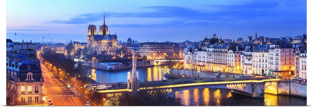France, Ile-de-France, Paris, Notre Dame de Paris, Seine, Ville de Paris, Overhead view of Notre Dame de Paris, River Sein...