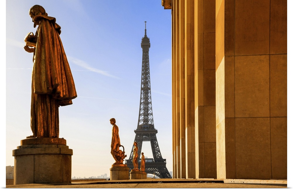 France, Ile-de-France, Ville de Paris, Paris, Invalides, Eiffel Tower, Palais de Chaillot statue on Trocadero near the Eif...