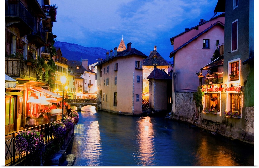 France, Rh..ne-Alpes, Haute-Savoie, Annecy town, Thiou canal