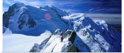 France, Rhone-Alpes, Mont-Blanc and alpinists