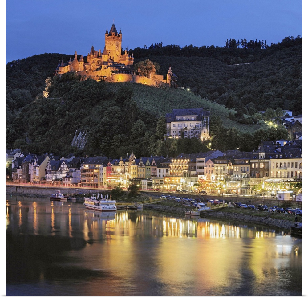 Germany, Deutschland, Rhineland-Palatinate, Rheinland-Pfalz, Moselle Valley, Central Europe, Cochem, View of the town on t...