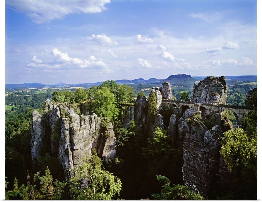 Germany, Saxony, Elbe Sandstone Mountains, view of the Elbe river