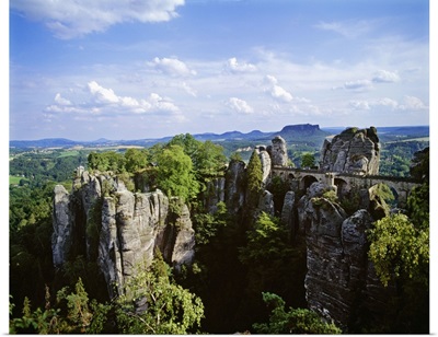 Germany, Saxony, Elbe Sandstone Mountains, view of the Elbe river