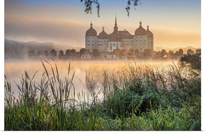 Germany, Saxony, Moritzburg, Morning Mood At The Castle Pond With The Baroque Castle