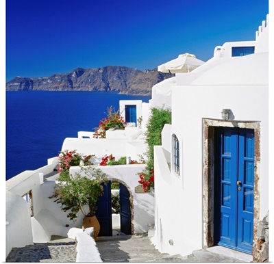 Greece, Aegean islands, Cyclades, Santorini, traditional houses and the crater
