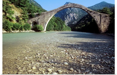 Greece, Epirus, Tzoumerka, The Plaka bridge on the Arachtos river