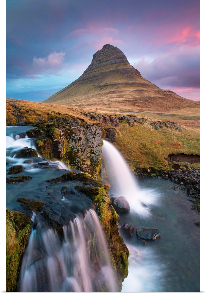 Iceland, West Iceland, Snaefellsnes, Kirkjufell Mountain and Kirkjufelfoss Waterfall.