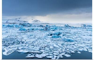 Iceland, South Iceland, Jokulsarlon, Iceberg Lagoon At Winter