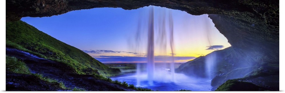 Iceland, South Iceland, Seljalandsfoss waterfall.
