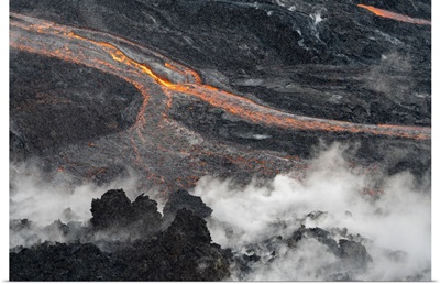 Iceland, Southern Peninsula, Reykjanes, Flowing Lava From Fagradalsfjall Volcano