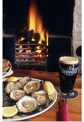 Ireland, Clare, Oysters at Monk's pub