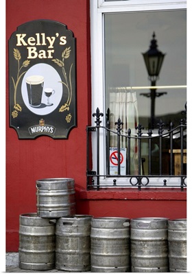 Ireland, Cork, Pub in Cobh, also know as Queenstown