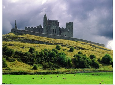 Ireland, Tipperary, Rock of Cashel, a complex of Medieval buildings
