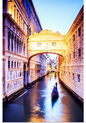 Italy, Adriatic Coast, Venice, Bridge Of Sighs, Ponte Dei Sospiri, Dusk