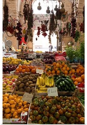 Italy, Bari district, Bari, The green, market along the Lungomare Imperatore Augusto