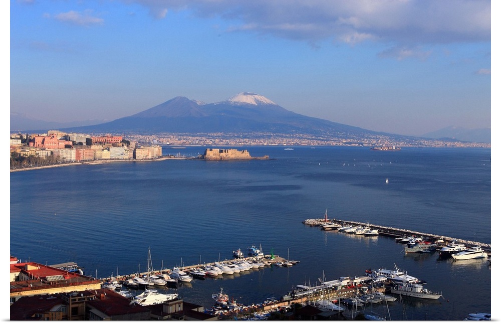 Italy, Campania, Napoli district, Mediterranean sea, Tyrrhenian sea, Tyrrhenian coast, Naples, View of the gulf and the Ve...
