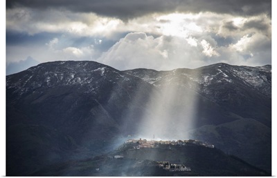 Italy, Campania, Salerno District, Cilento, Teggiano, Ray Of Light On Teggiano
