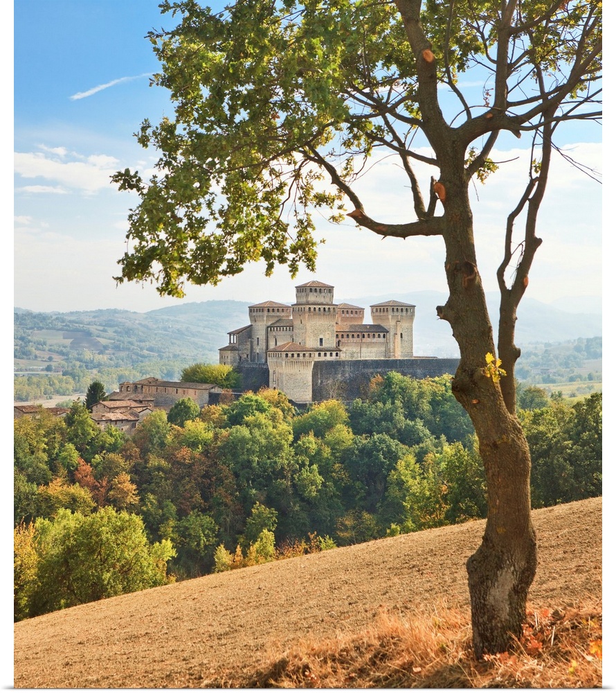 Italy, Emilia-Romagna, Parma district, Langhirano, Torrechiara Castle.