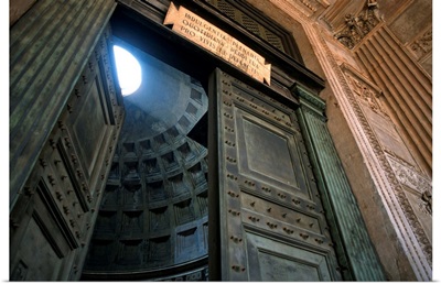 Italy, Latium, Rome, Pantheon, wooden gate