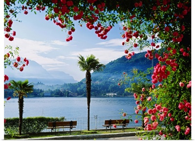 Italy, Lombardy, Como Lake, View of the lake near Tremezzo town