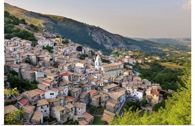 Italy, Molise, Isernia district, Isernia, Roccamandolfi village