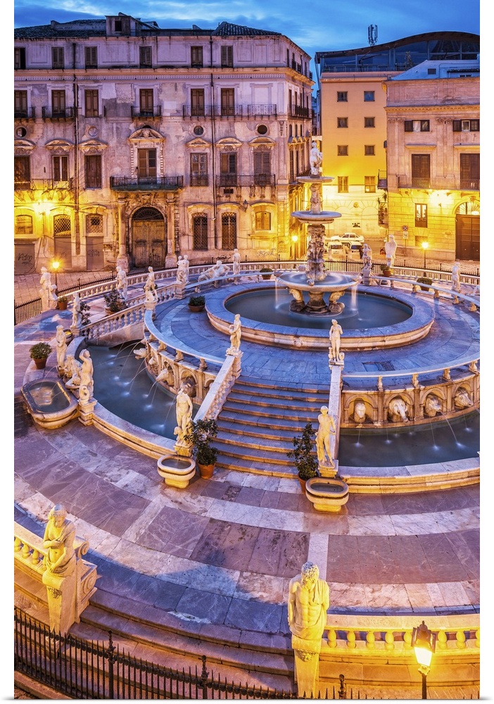 Italy, Sicily, Palermo district, Palermo, Piazza Pretoria, Fontana della Vergogna.