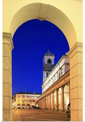 Italy, Piedmont, Novara, Piazza della Repubblica and the Cathedral