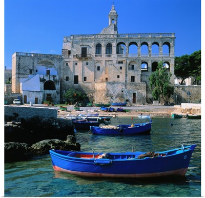 Italy, Puglia, Mola di Bari, Mola di Bari, little port