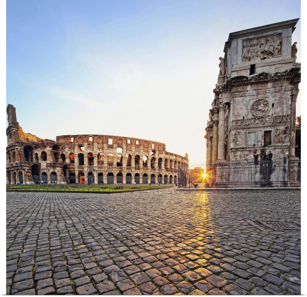 Italy, Latium, Mediterranean area, Rome, Roman Forum, Colosseum, Colosseum and Arch of Constantinum at dawn