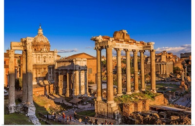 Italy, Rome, Roman Forum, Foro Romano Temple of Saturn and Arch of Septimius Severus