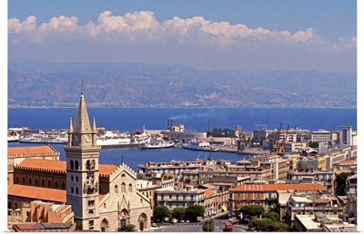 Italy, Sicily, Messina, View of the town