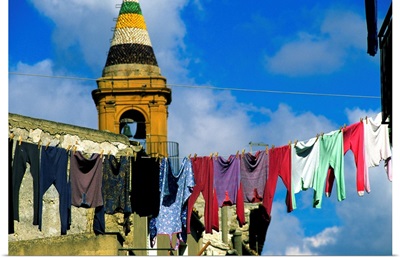 Italy, Sicily, Pietraperzia, clothesline