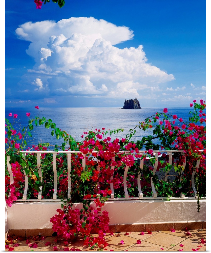 Italy, Sicily, Stromboli island, view towards Strombolicchio islet