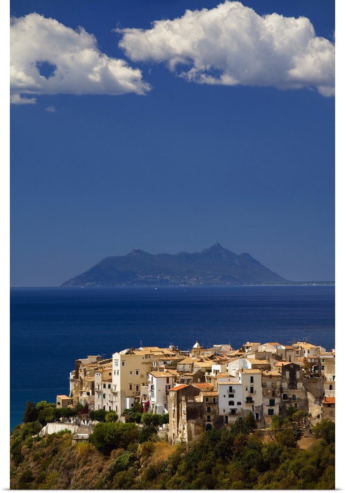 Italy, Sperlonga, View of the town with Circeo Mount in the background