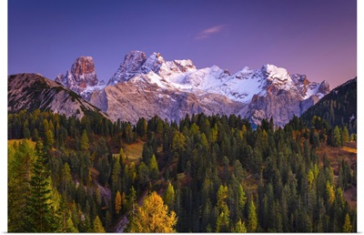 Italy, Sudtirol, Alps, Dolomites, Fanes Sennes Braies Natural Park, Prato Piazza, Sunset