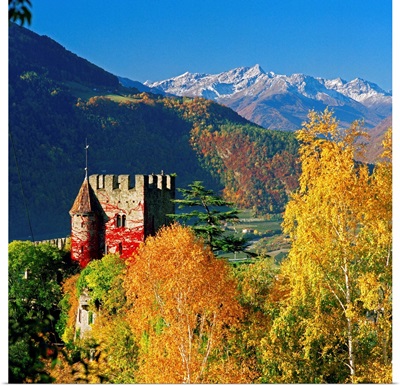 Italy, Trentino-Alto Adige, South Tyrol, Alps, Merano, Tirolo, Fontana castle