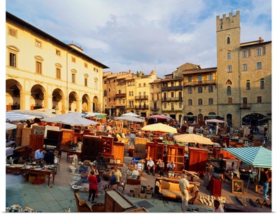 Italy, Tuscany, Arezzo, Piazza Grande, antique trade market