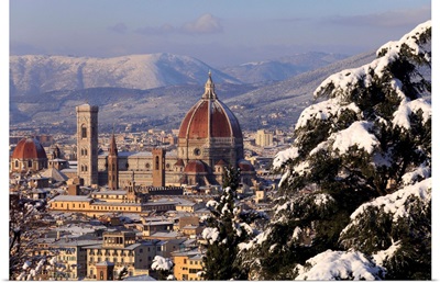 Italy, Tuscany, Duomo Santa Maria del Fiore, Florence with snow and Cathedral