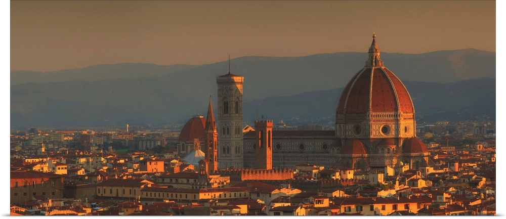 Italy, Tuscany, Firenze district, Florence, Duomo Santa Maria del Fiore, Florence Cathedral and the city at sunrise.