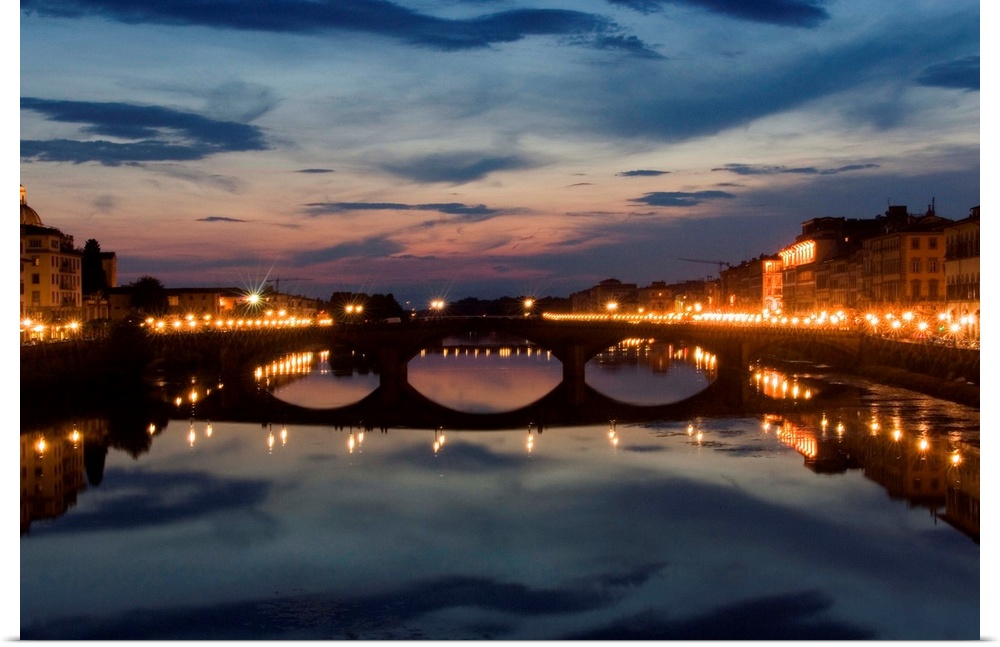 Italy, Tuscany, Florence, Sunset on Arno river from Ponte Santa Trinita'