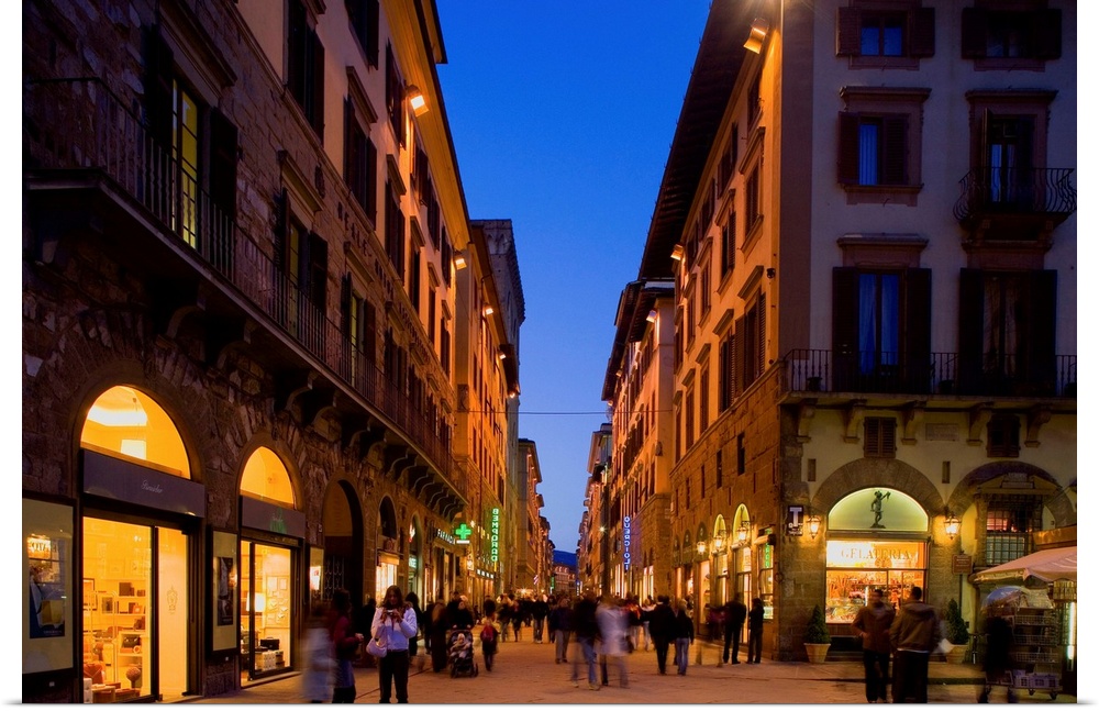 Italy, Tuscany, Florence, Via dei Calzaiuoli, view from Piazza della Signoria