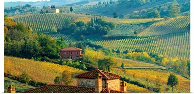 Italy, Tuscany, Hills near San Gimignano