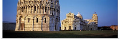 Italy, Tuscany, Pisa, Baptistery, Duomo and Leaning Tower in background