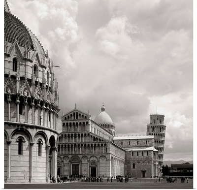 Italy, Tuscany, Pisa, Piazza dei Miracoli, Duomo, the Leaning Tower and the Baptistery