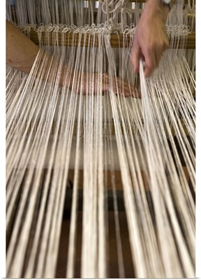 Italy, Umbria, Manufacture of cloth (tela umbra) with hand loom