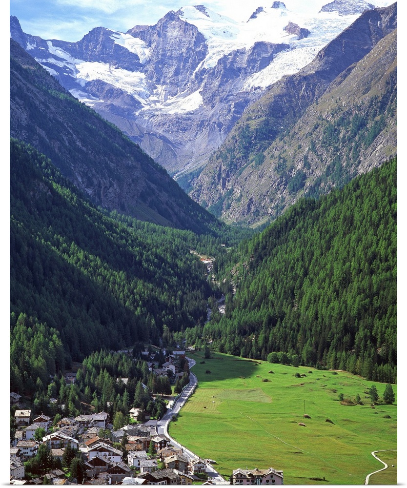 Italy, Italia, Aosta Valley, Valle d'Aosta, Gran Paradiso National Park, Val di Cogne, Cogne village and Gran Paradiso mou...
