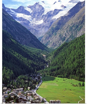 Italy, Valle d'Aosta, Cogne, Gran Paradiso National Park, Gran Paradiso mountain