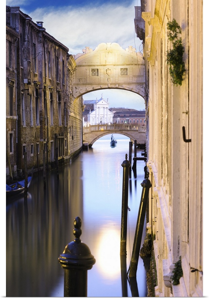 Italy, Veneto, Venezia district, Venice, Bridge of Sighs.