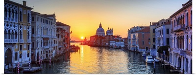 Italy,  Venice, Grand Canal, Santa Maria Della Salute And The Grand Canal At Sunrise