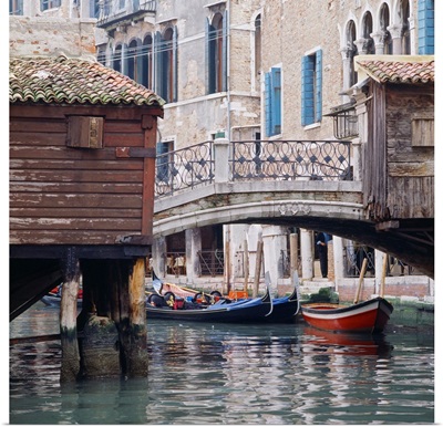 Italy, Venice, Santi Apostoli bridge